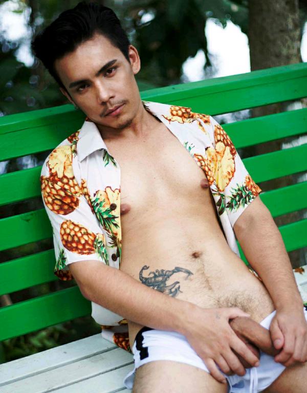 MAN-OMG-7---JOEY-RAINING-BOY